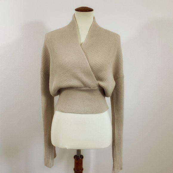 The EVERLYNE Cashmere Blend Sweater - Picture 2 of 8